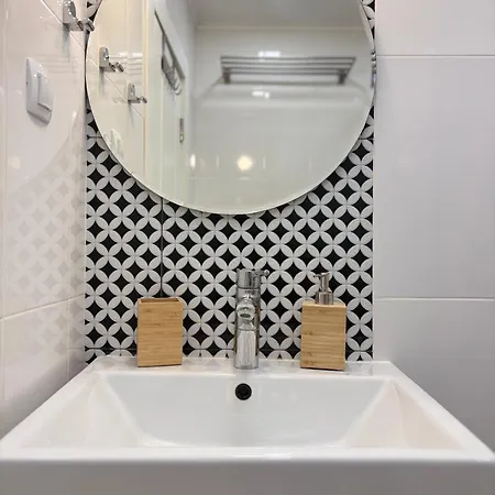 Cozy Corner In - Free Parking Warna