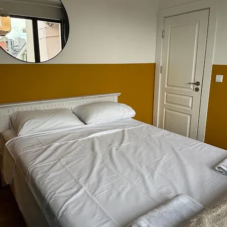 Apartment Cozy Corner In - Free Parking *
